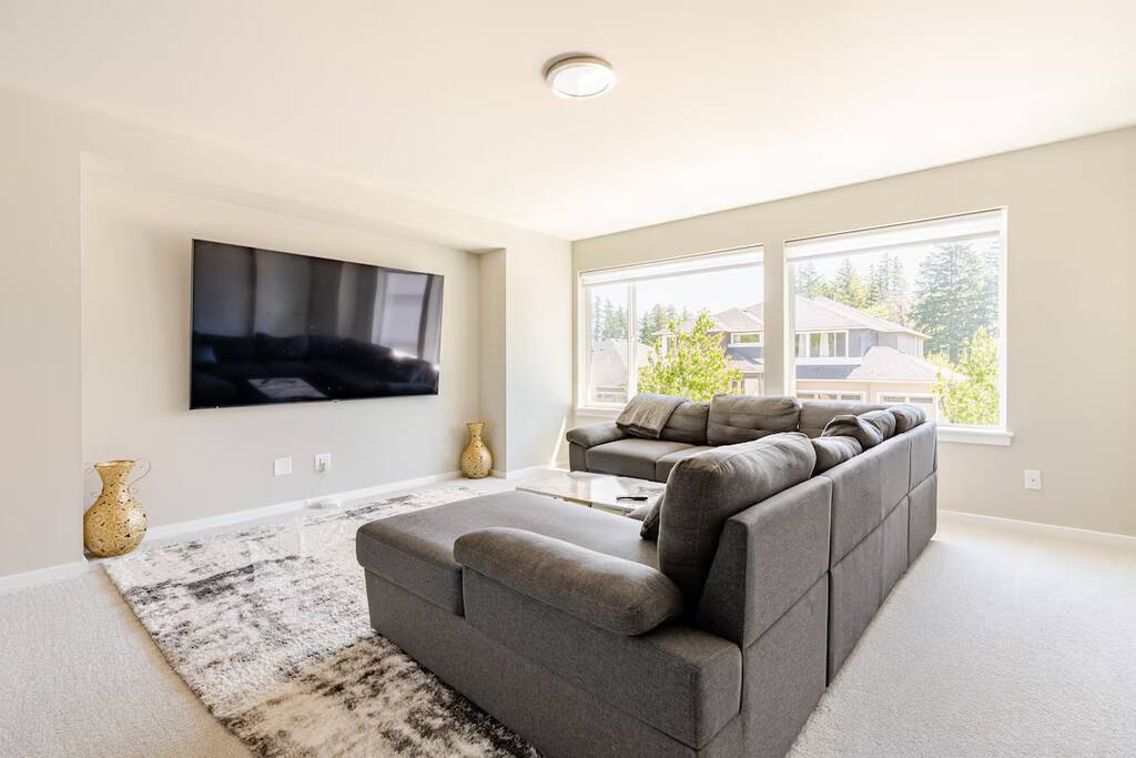 groups-live-luxe-or-4k-sqft-by-famous-golf-course/