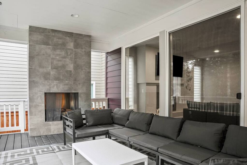 groups-live-luxe-or-4k-sqft-by-famous-golf-course/