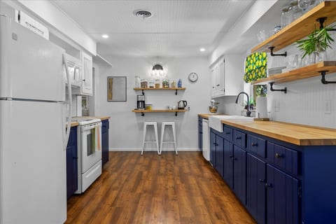 *New listing* The Classic Jupiter Getaway