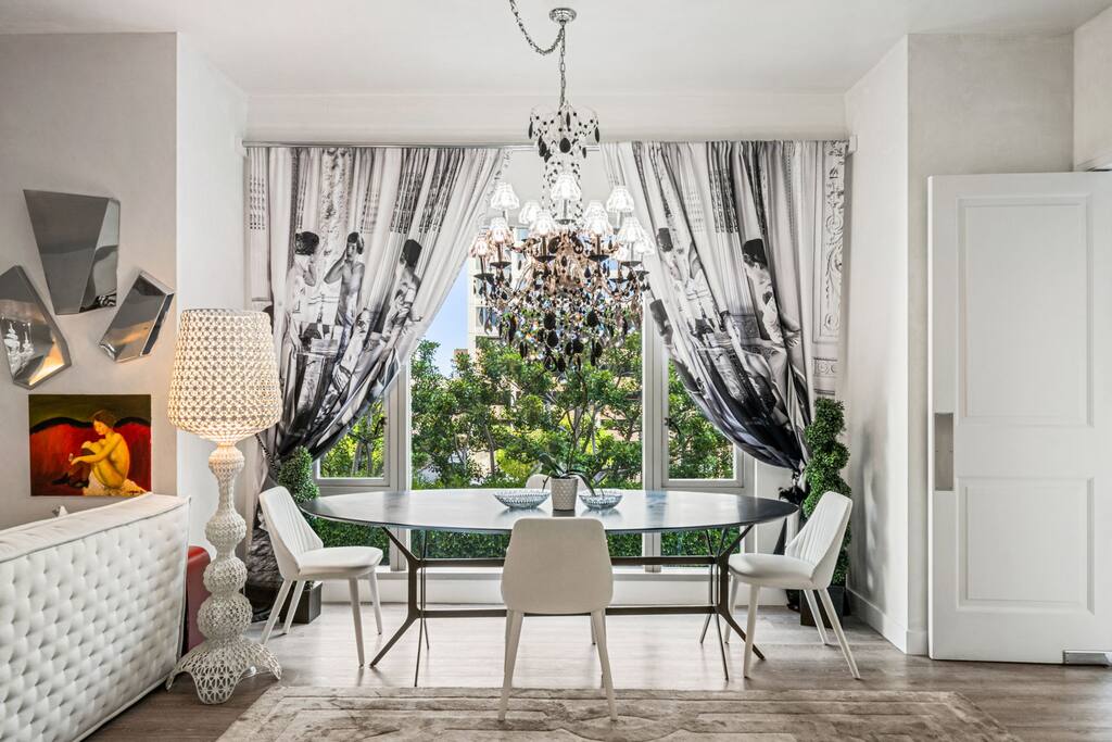 Elegant 2BR Wilshire + Luxury Concierge & Pool