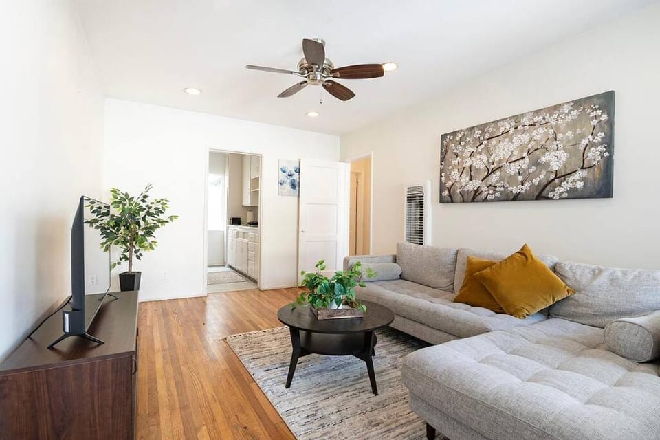 1BR Near Beverly Hills Prime Location - Beverly Hills