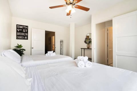 2-BR by Beverly Hills
