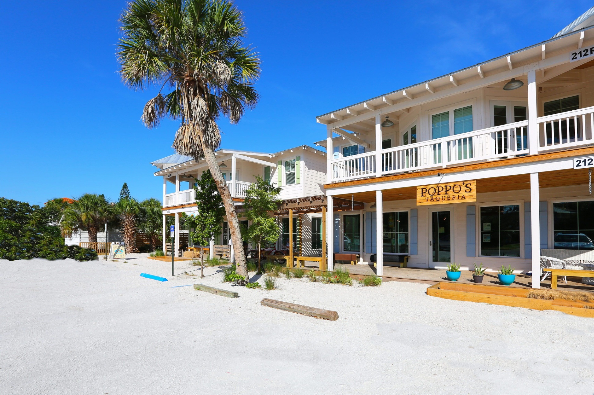 Large Heated Pool, 2 MasterBed, Close to Gulfbeach