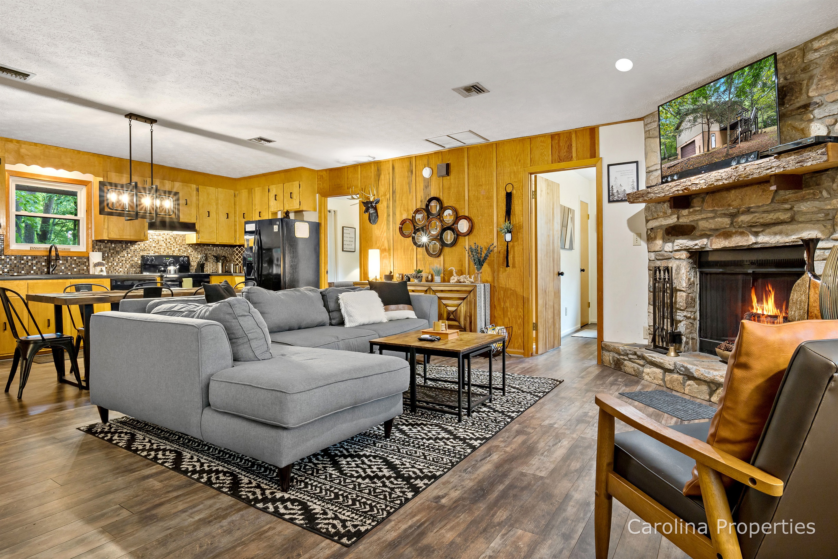 Plenty of cozy seating in the livingroom 