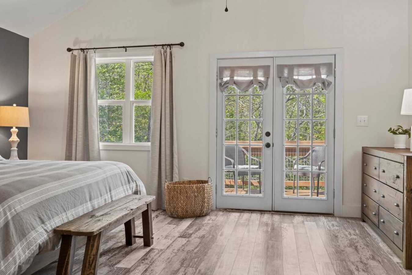 Private doors to the deck