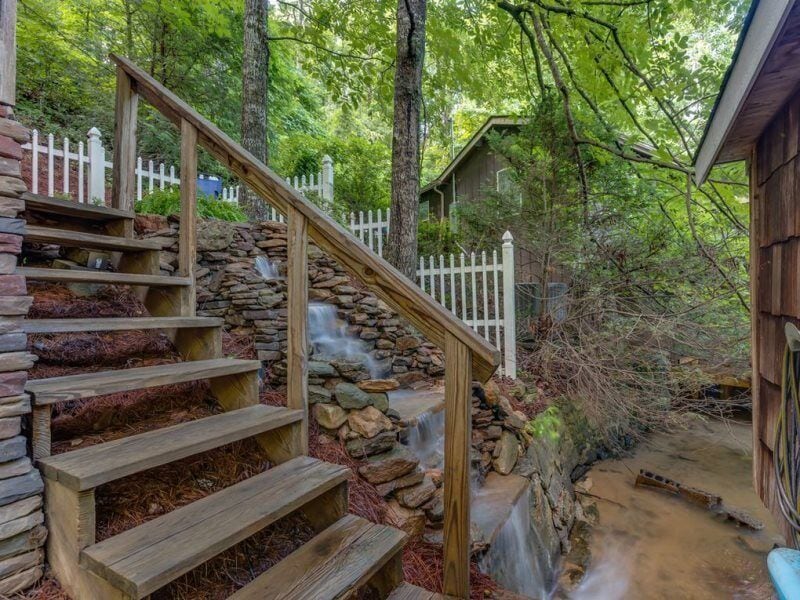 cottage-in-the-cove/