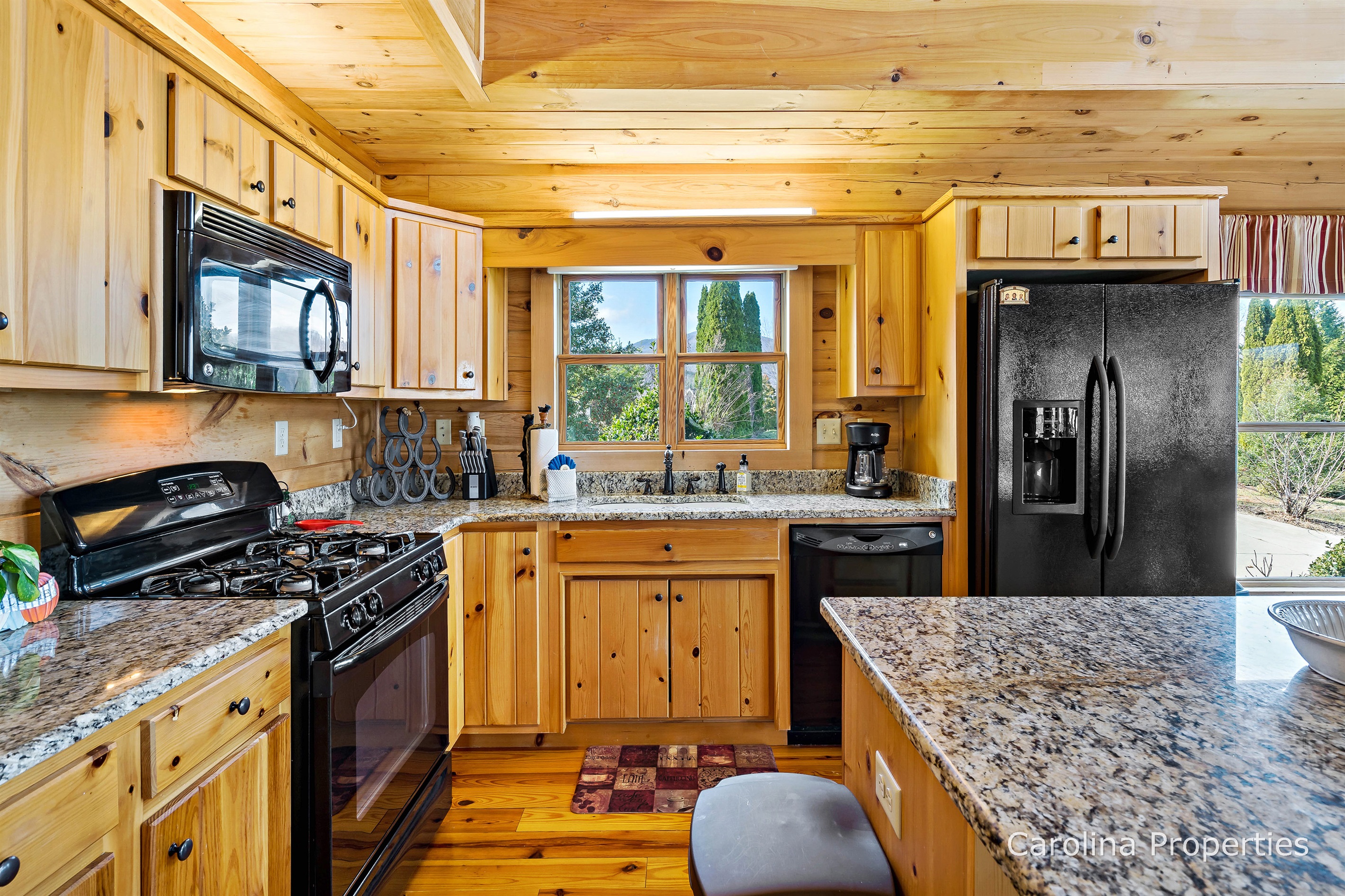 Cozy Bear Lodge