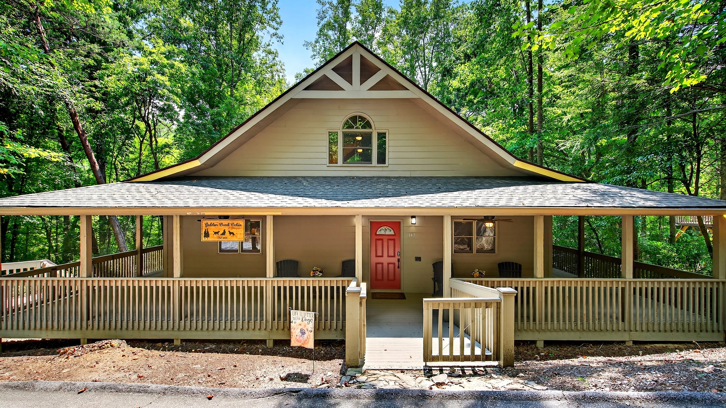 Welcoming entryway to Golden Creek Cabin