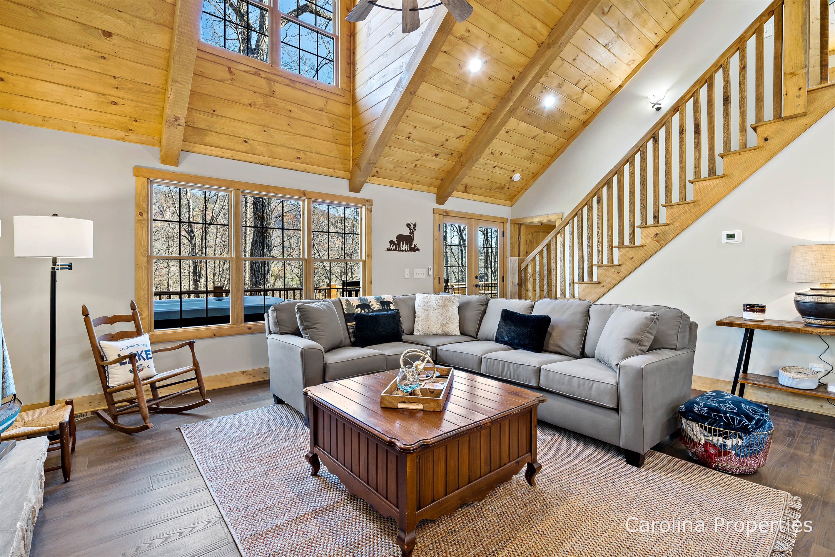Cozy living room with plenty of seating