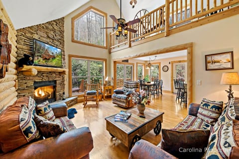 View of the entire living area