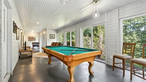 Pool table