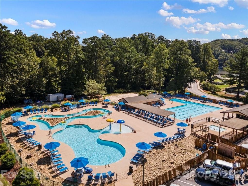 Access to resort amenities