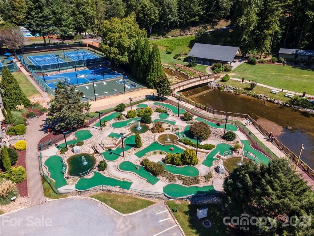 Access to resort amenities