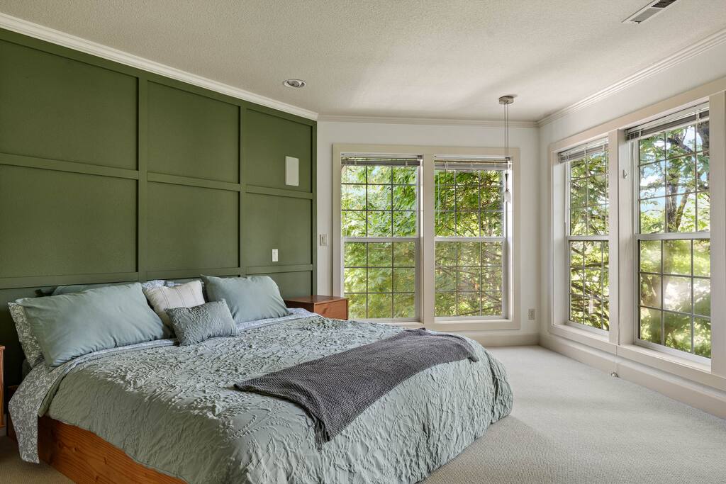 Spacious Portland House - Office, AC!