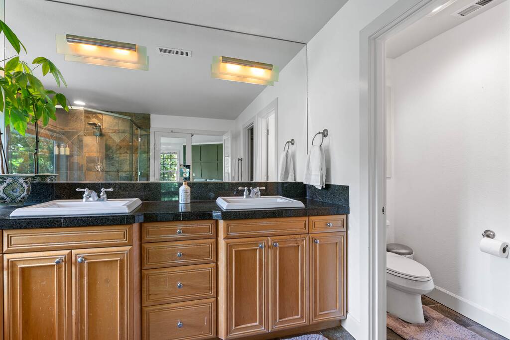 Spacious Portland House - Office, AC!
