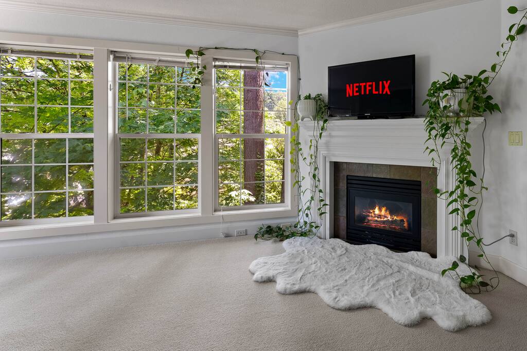 Spacious Portland House - Office, AC!