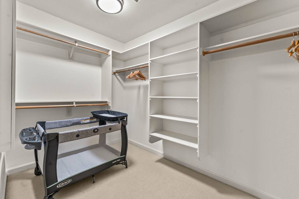 Spacious Portland House - Office, AC!