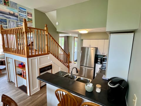 Blue Mountain Gallery Getaway