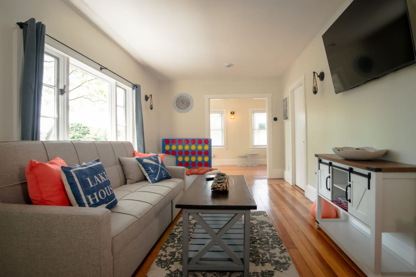 lakeview-getaway-with-hot-tub/