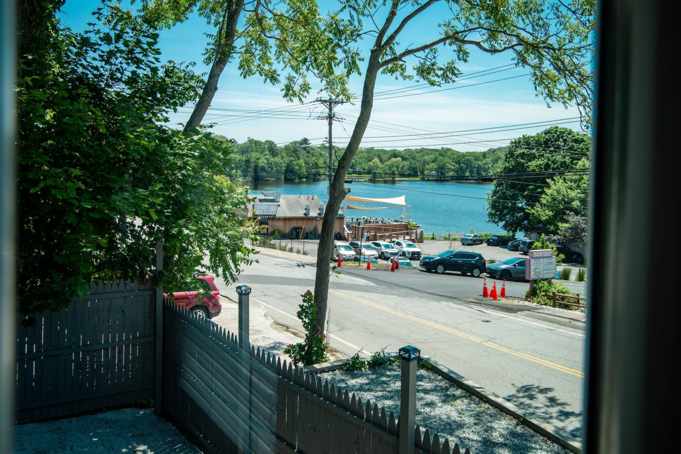 lakeview-getaway-with-hot-tub/