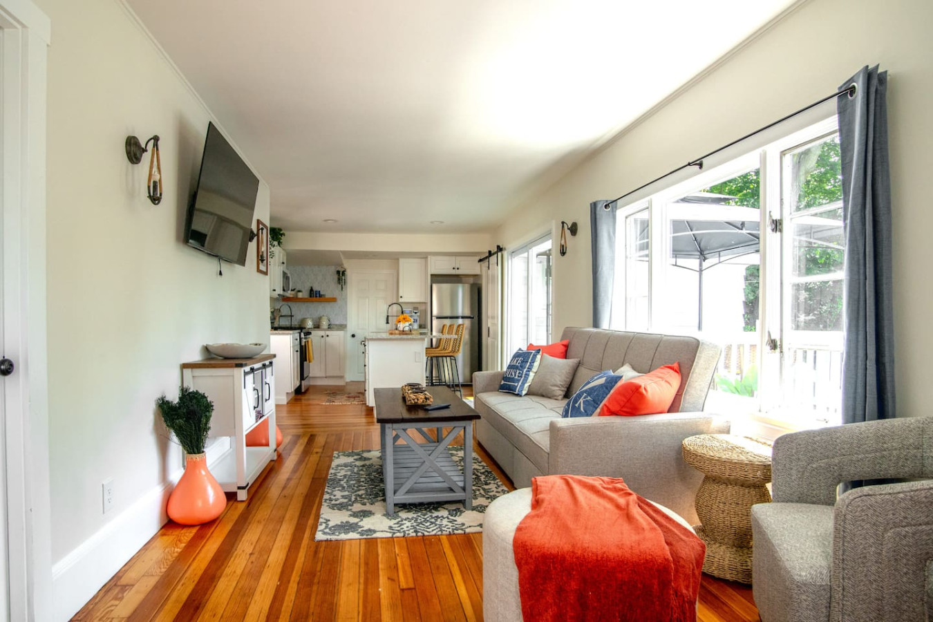 lakeview-getaway-with-hot-tub/