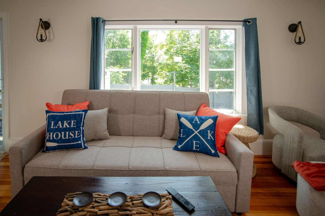 lakeview-getaway-with-hot-tub/