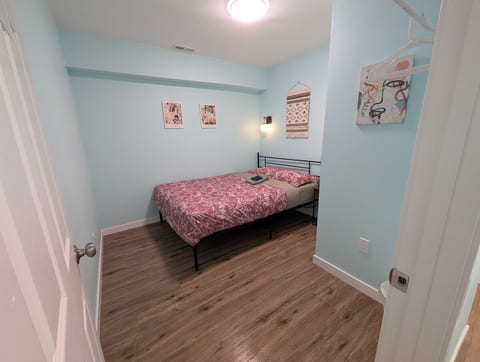 The Matisse Room - 10 min bus to downtown