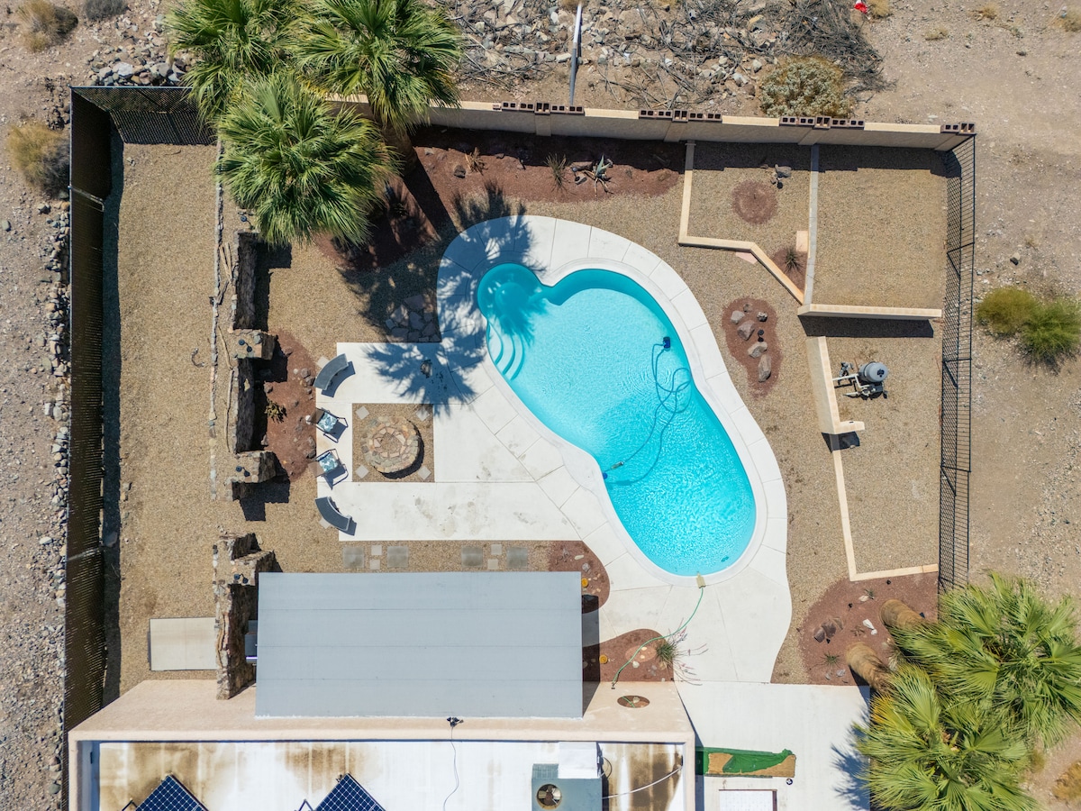 Spacious 4/3 VIEWS BBQ and POOL