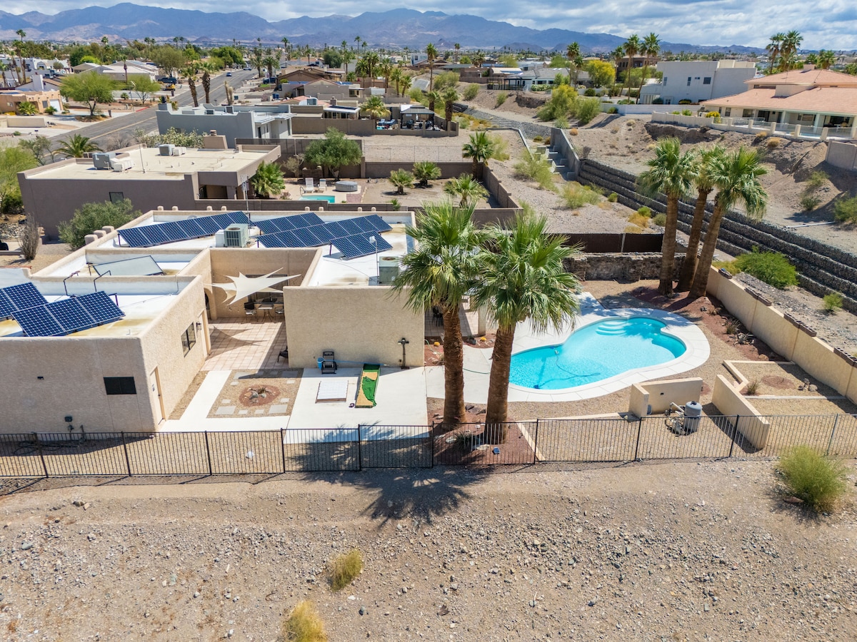 Spacious 4/3 VIEWS BBQ and POOL