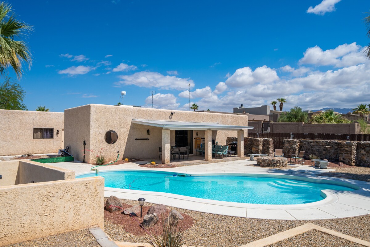 Spacious 4/3 VIEWS BBQ and POOL