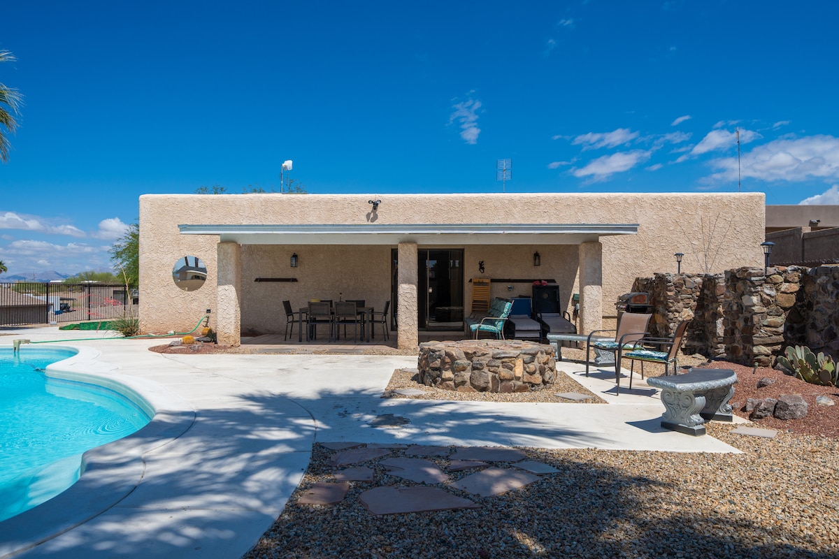 Spacious 4/3 VIEWS BBQ and POOL