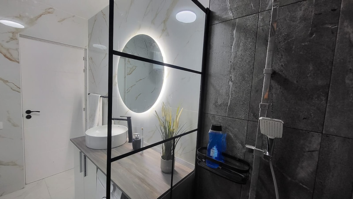 new-modern-apartment-close-to-the-beach/