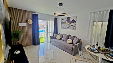 New Modern Apartment close to the Beach
