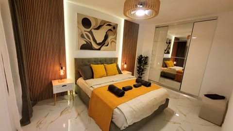 New Modern Apartment close to the Beach
