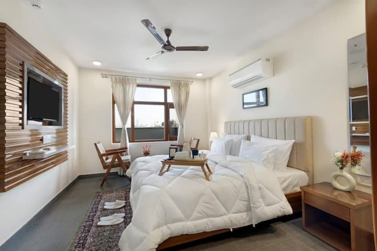 penthouse-with-jacuzzi-garden-and-extra-room-pets-ok/