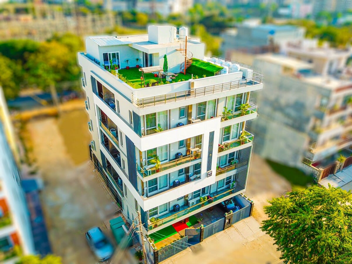 penthouse-with-jacuzzi-garden-and-extra-room-pets-ok/