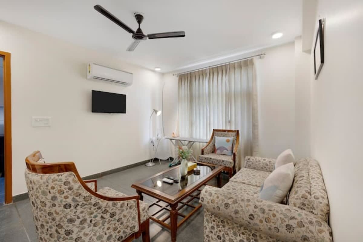 penthouse-with-jacuzzi-garden-and-extra-room-pets-ok/