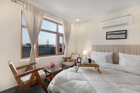 Penthouse With Jacuzzi, Garden & Extra Room Pets OK