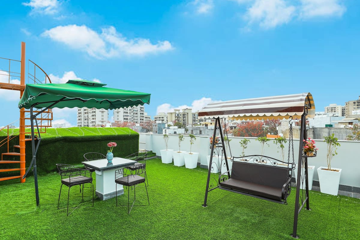 penthouse-with-jacuzzi-garden-and-extra-room-pets-ok/