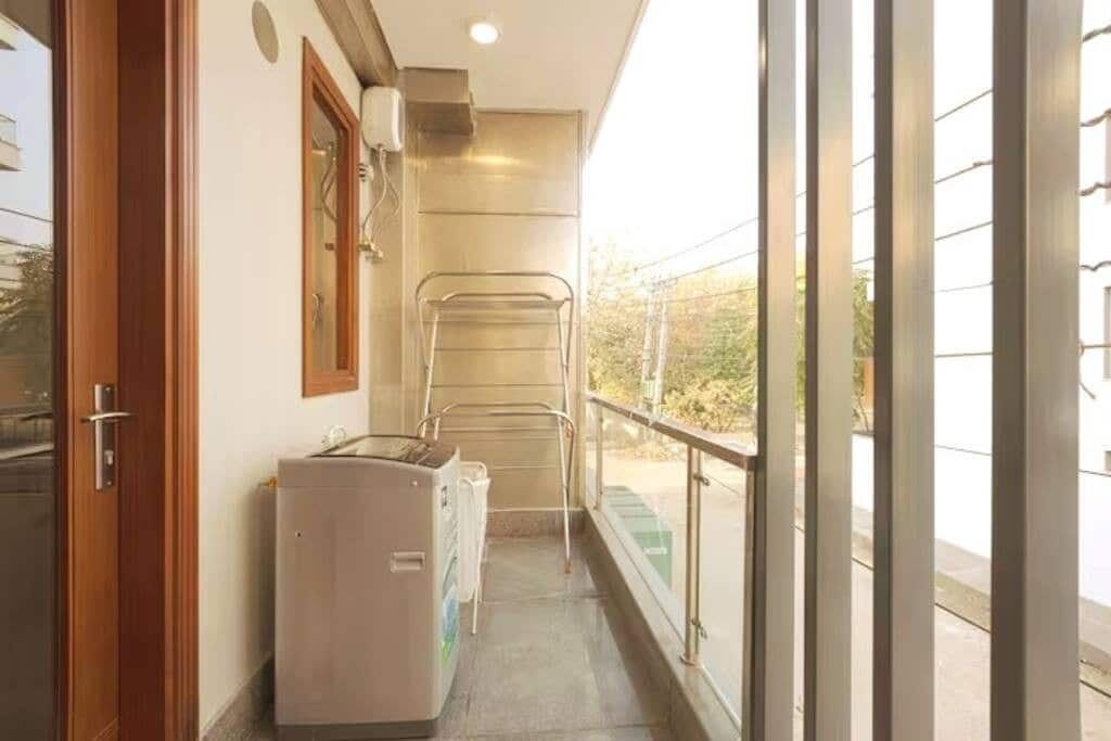 urban-retreat-stylish-ideal-for-long-stays/