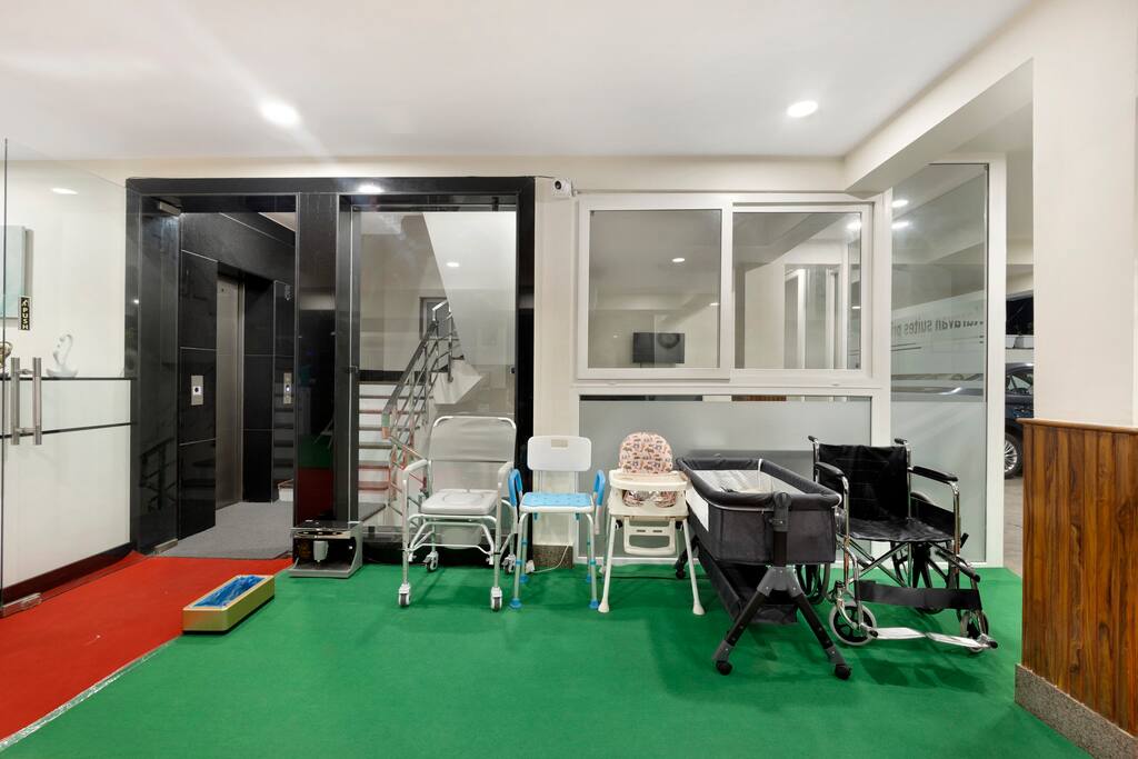 city-oasis-w-bathtub-n-balcony/