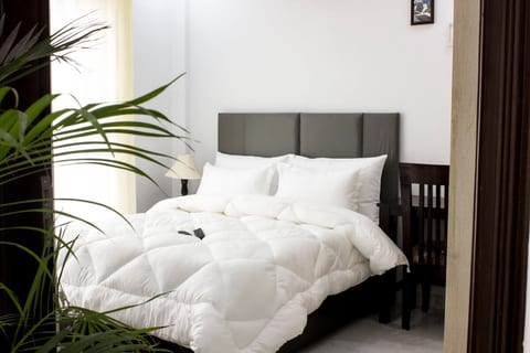 Parfait Street 2Bhk service apartment near Fortis