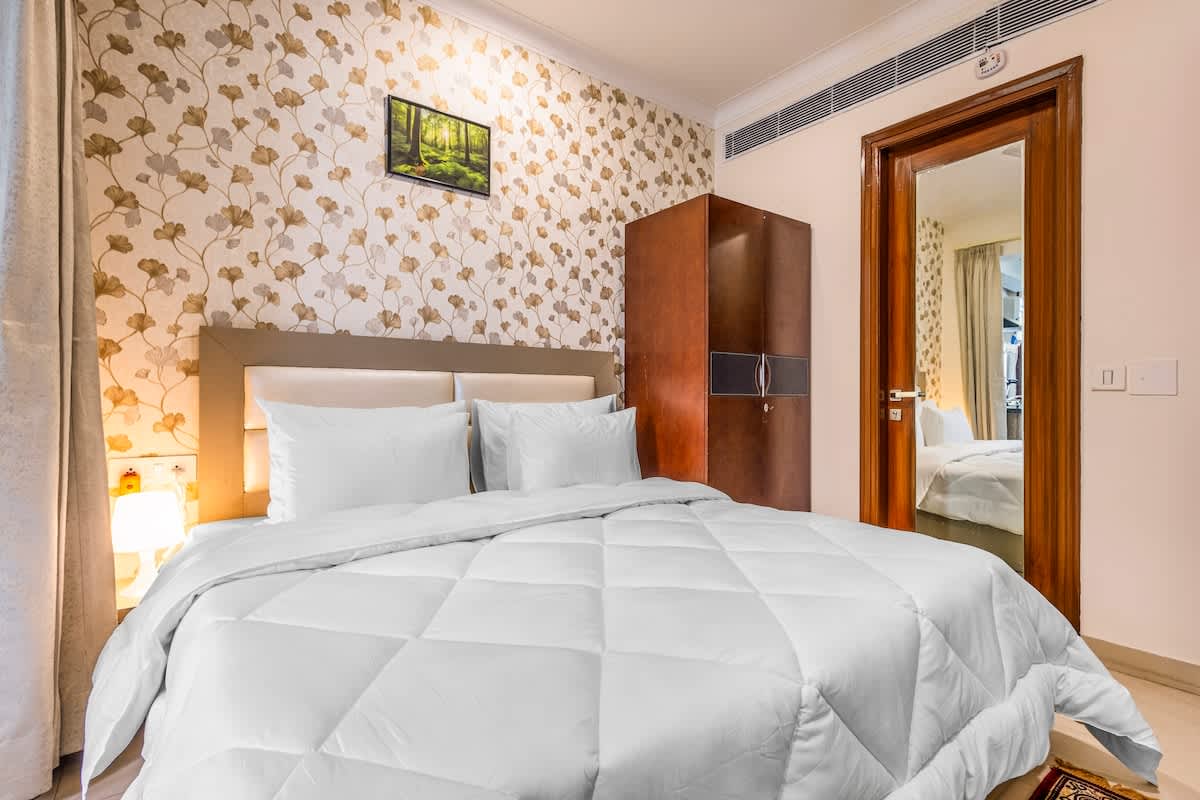 green-oasis-spacious-and-calm./