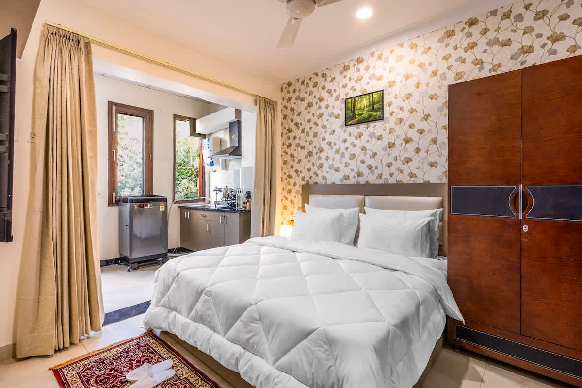 green-oasis-spacious-and-calm./