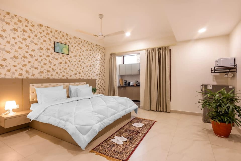 Tranquil Nest in Gurgaon with balcony - Gurugram