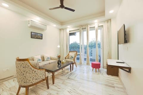 Calm & Cozy central stay