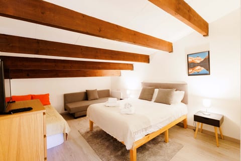 ANANA Balcon Cerdan | Panoramic Pyrenees Views