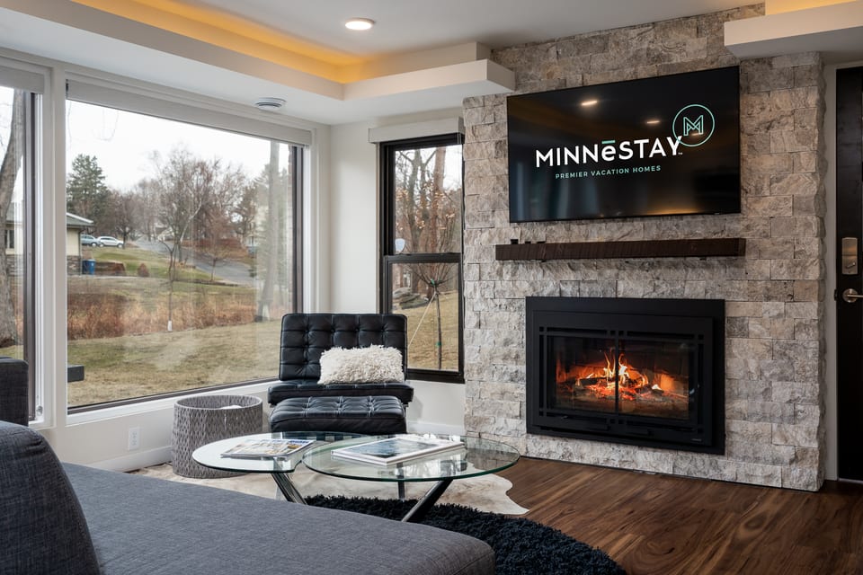 Bassett Creek Retreat - Golden Valley