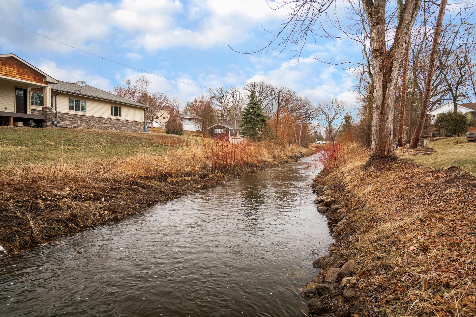 Bassett Creek Retreat - Golden Valley