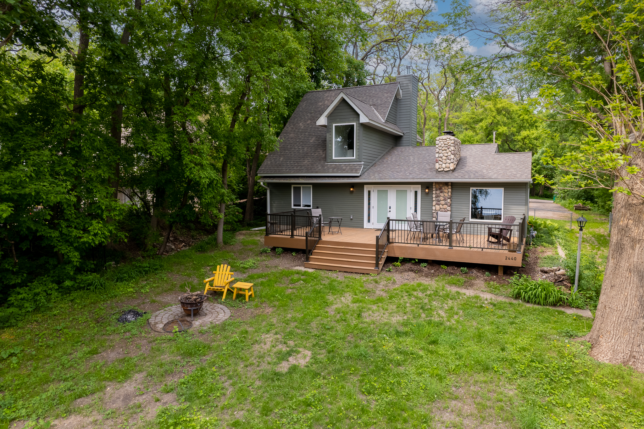 Cottage on Medicine Lake - Plymouth